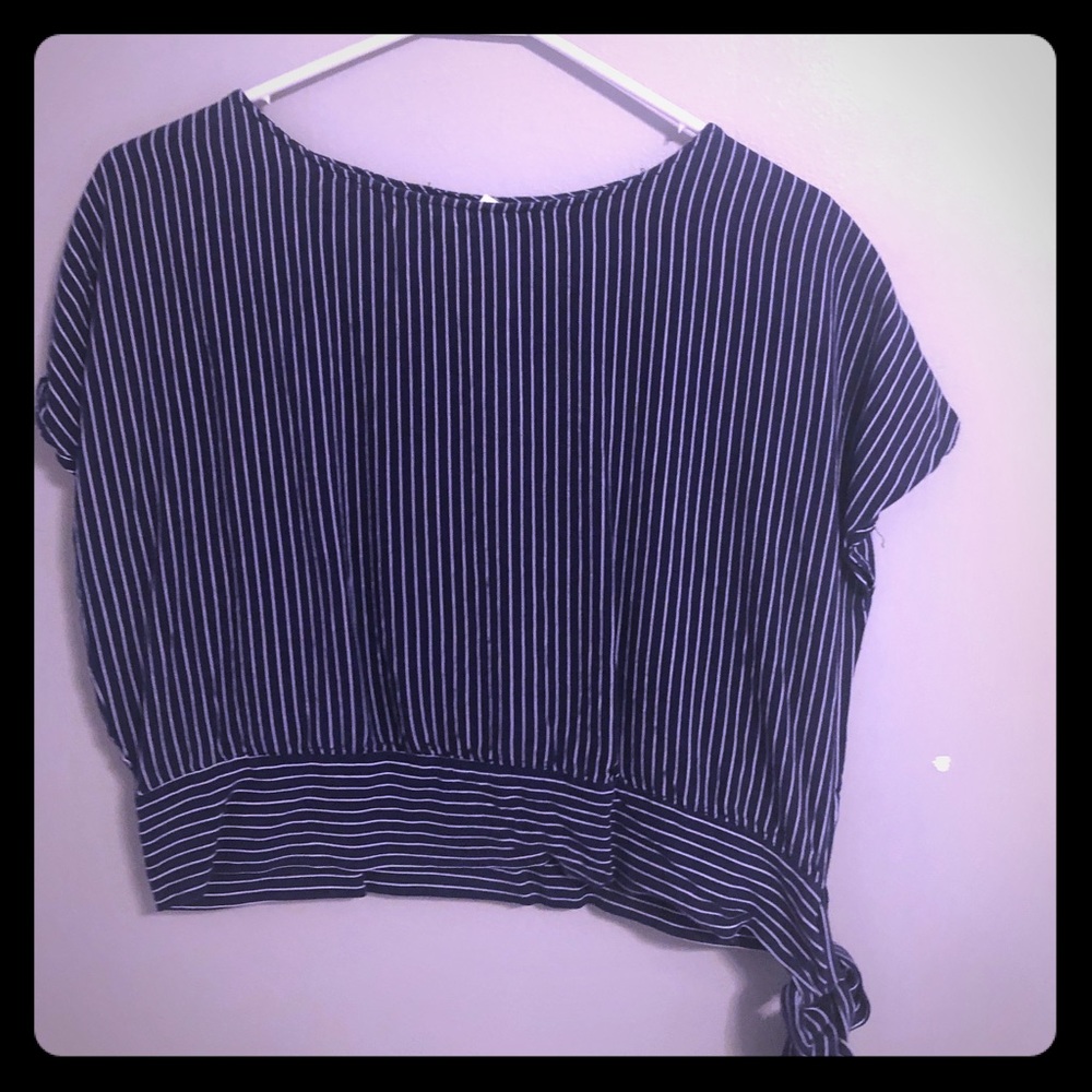 A women’s top.